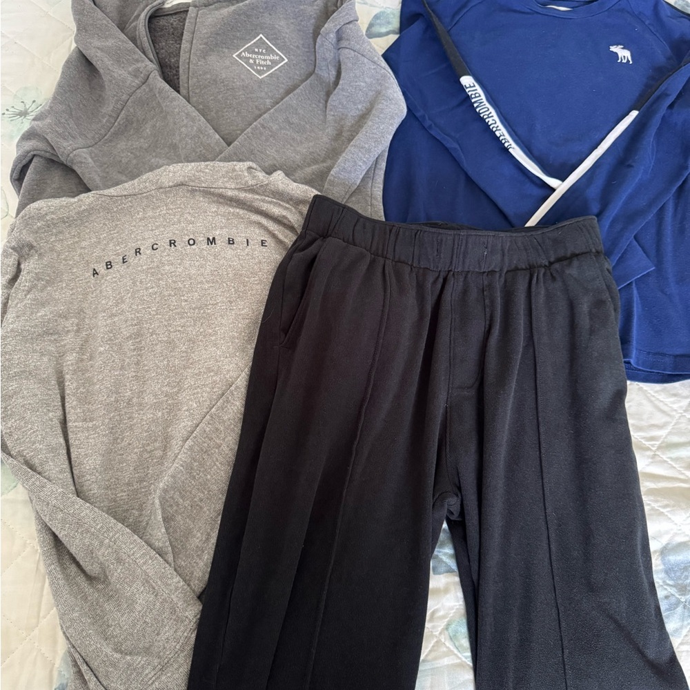 Abercrombie & Fitch Kids 3 shirts and 1 pair of pants